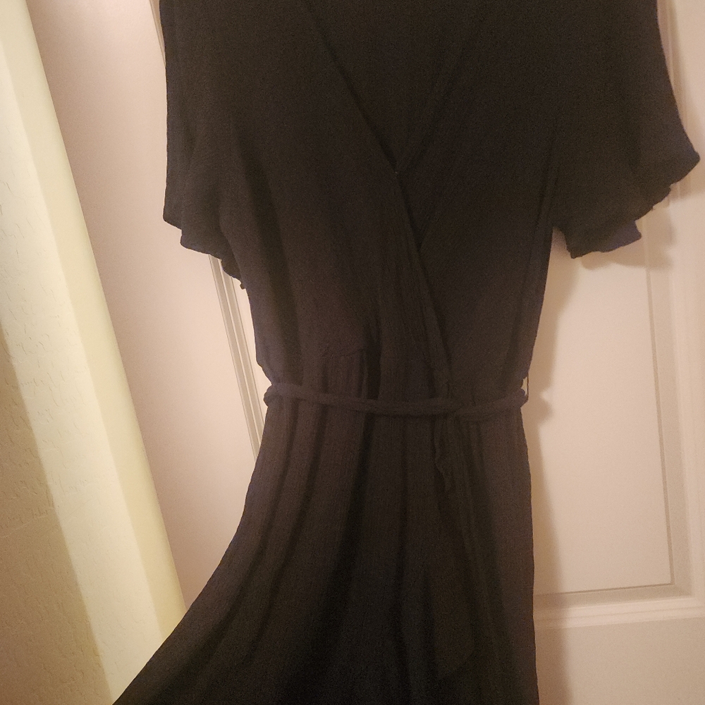 High-Low Faux Wrap Dress - Picture 3 of 8